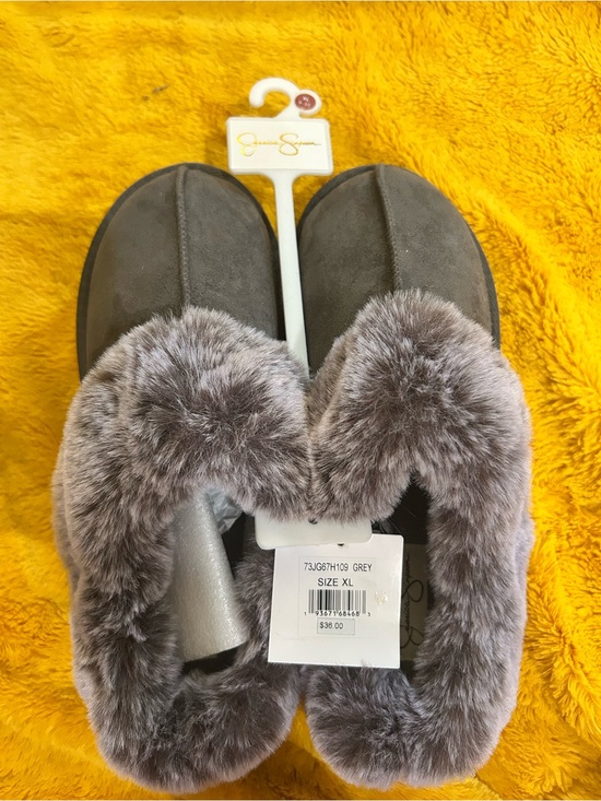 Jessica Simpson Shoes - Jessica Simpson Grey Faux Fur Lined Slip-On Slippers Size 9/10